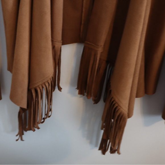 Hollister Faux Suede Fringe Waterfall Jacket Camel Brown - Picture 3 of 3